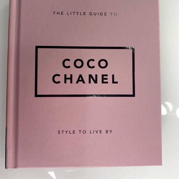 CHANEL Other - NEW Coco Chanel coffee book